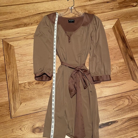BCBG Nude Dress- size small - Picture 8 of 8
